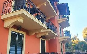 Bella De Lux Residence